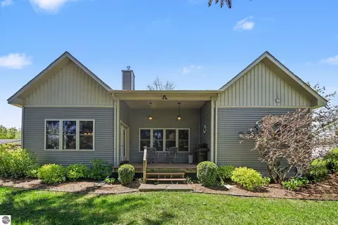 7774 E State St, Central Lake, MI 49622