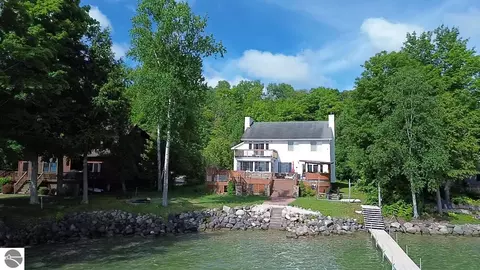 9276 Elk Lake Trl, Williamsburg, MI 49690