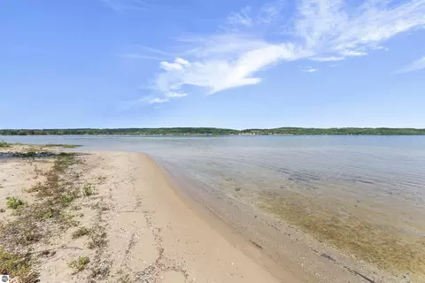 737 S Stony Point Rd, Suttons Bay, MI 49682