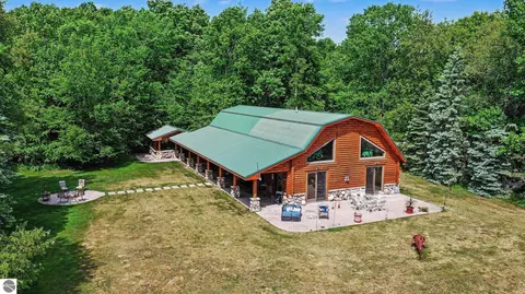 8157 NW Kellogg Rd, Alden, MI 49612