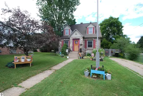 135 Carpenter St, West Branch, MI 48661