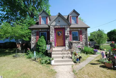 135 Carpenter St, West Branch, MI 48661
