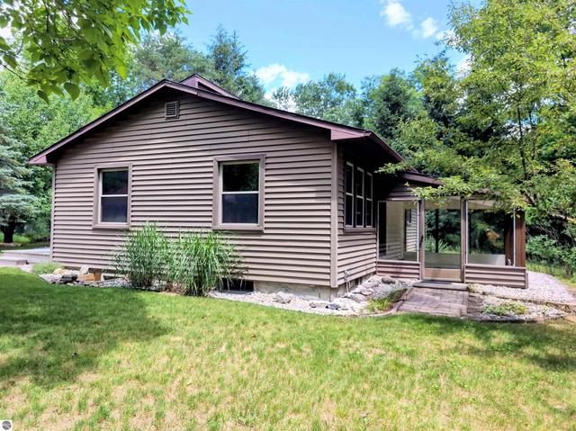 3602 S Winn Rd, Mount Pleasant, MI 48858