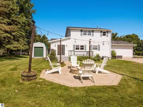 4434 Ridgemoor Dr, Traverse City, MI 49684