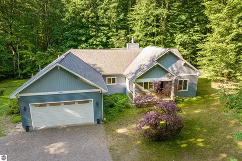 8490 Reynolds Rd, Traverse City, MI 49684