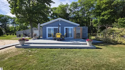 3804 E Michigan Ave, Au Gres, MI 48703