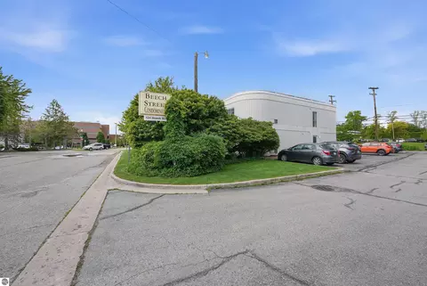 124 Beech #207, Traverse City, MI 49684