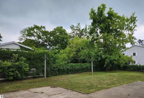 Exterior - 295 Birch St, Harrison, MI 48625 photo 4 of 4