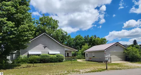 295 Birch St, Harrison, MI 48625
