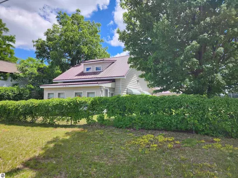 Exterior - 295 Birch St, Harrison, MI 48625 photo 3 of 4