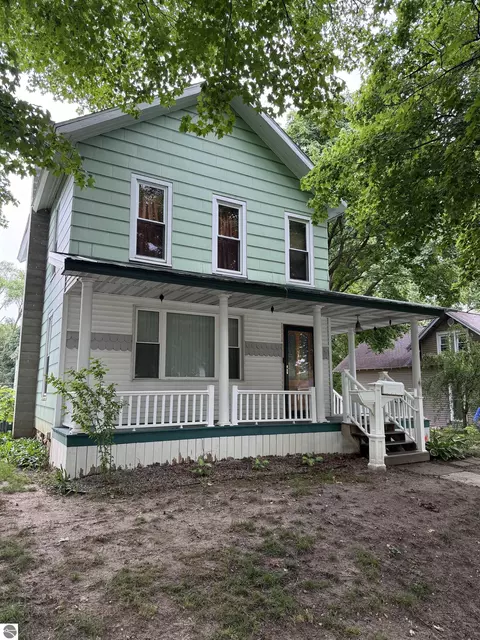 414 N Maple St, Ithaca, MI 48847 photo 1