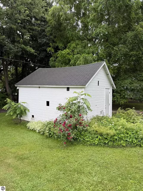 414 N Maple St, Ithaca, MI 48847 photo 18