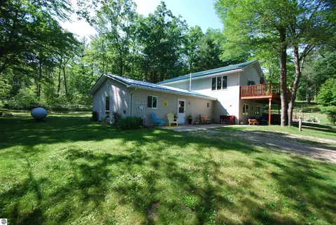 3951 Ogemaw Rd, West Branch, MI 48661
