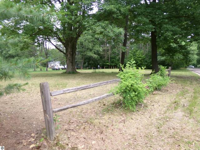 8749 Trillium, Farwell, MI 48622