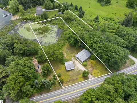 4091 N Scenic Hwy, Honor, MI 49640