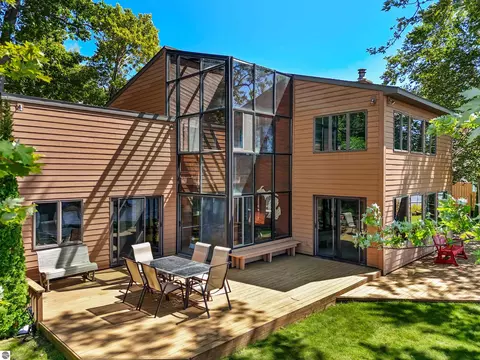311 E Lake Mitchell Dr, Cadillac, MI 49601