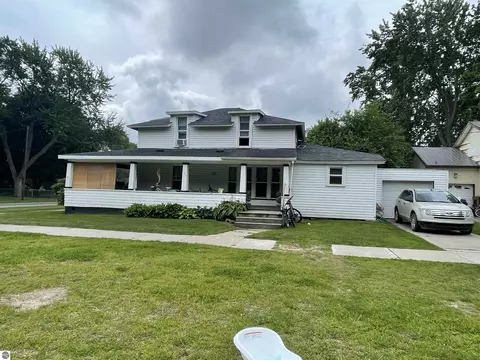 125 Cedar Ave, Alma, MI 48801 photo 2