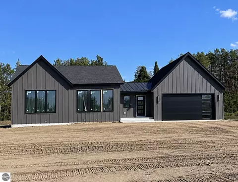 4492 Ridgewater Run, Traverse City, MI 49685