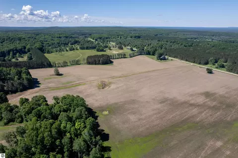 View/Area - 3102 S 9 Rd, Harrietta, MI 49638 photo 3 of 4