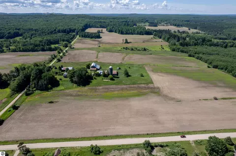 3102 S 9 Rd, Harrietta, MI 49638