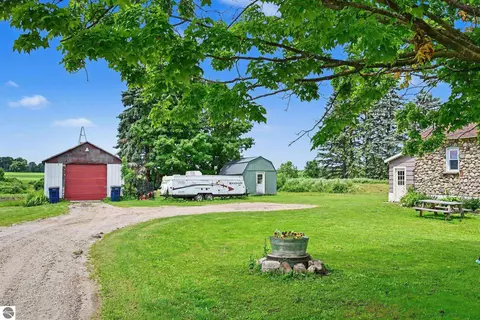Exterior - 7615 Pleasant Hill Rd, Ellsworth, MI 49729 photo 4 of 5