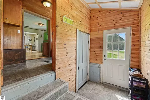 Entry Way - 7615 Pleasant Hill Rd, Ellsworth, MI 49729 photo 4 of 4