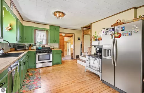 Kitchen - 7615 Pleasant Hill Rd, Ellsworth, MI 49729 photo 4 of 4