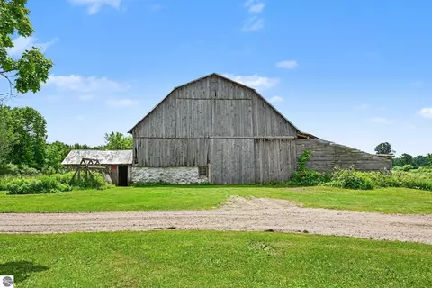 Exterior - 7615 Pleasant Hill Rd, Ellsworth, MI 49729 photo 3 of 5