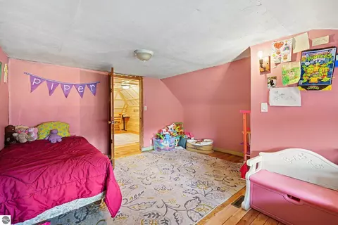 Bedroom - 7615 Pleasant Hill Rd, Ellsworth, MI 49729 photo 4 of 4