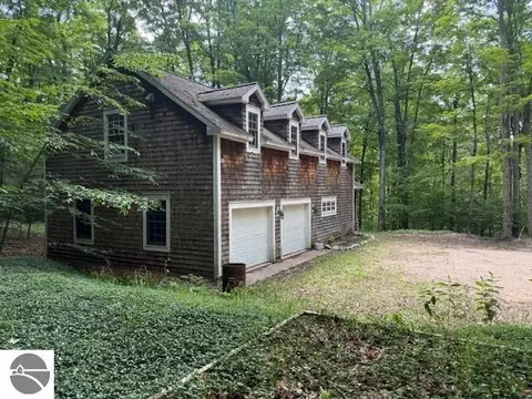 16568 Wagner Rd, Lake Ann, MI 49650