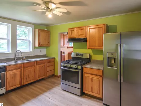 Kitchen - 21935 Read Rd, Copemish, MI 49625 photo 1 of 2