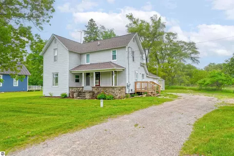 6034 Bates Rd, Williamsburg, MI 49690 photo 1