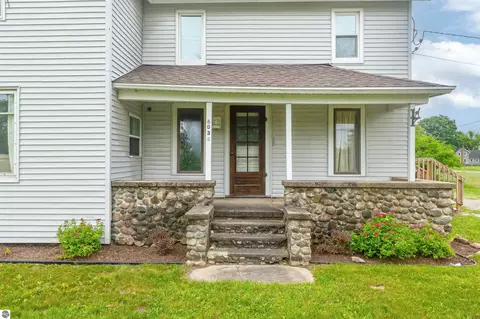 6034 Bates Rd, Williamsburg, MI 49690 photo 2