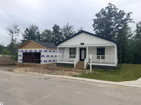 2103 Alta Vista Dr, Traverse City, MI 49686