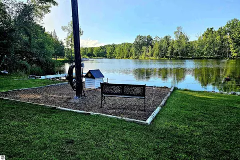 6760 W Shore Dr, Weidman, MI 48893