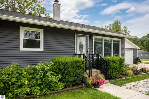1022 Centre St, Traverse City, MI 49686
