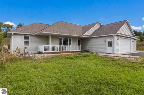 2424 Tyler Hills Dr, Traverse City, MI 49685