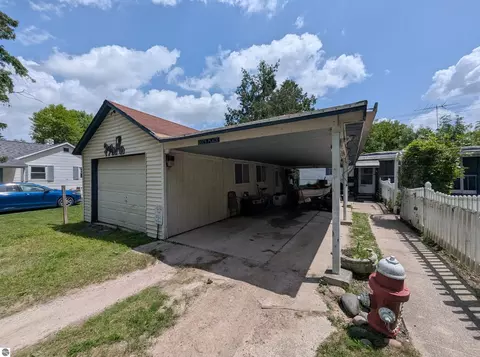 Exterior - 3525 E City Limits Rd, Standish, MI 48658 photo 15 of 16