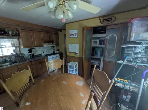 Kitchen - 3525 E City Limits Rd, Standish, MI 48658 photo 2 of 6