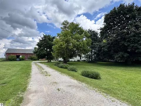 Exterior - 8611 S Wise Rd, Shepherd, MI 48883 photo 10 of 10