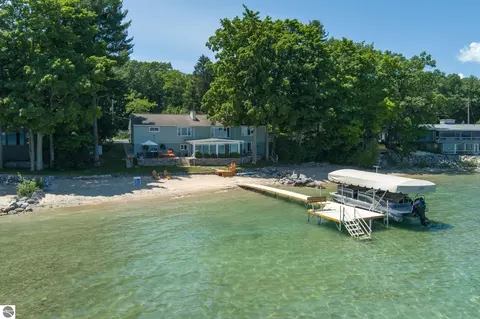 11711 S West Bay Shore Dr, Traverse City, MI 49684