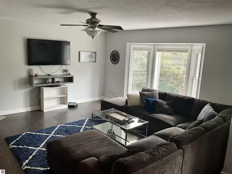 4003 Robin Hood Ln, Traverse City, MI 49686