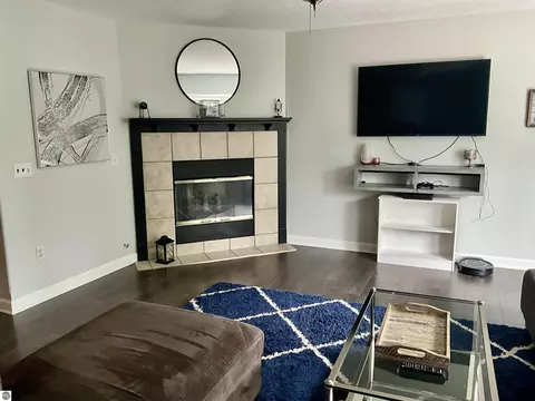 4003 Robin Hood Ln, Traverse City, MI 49686