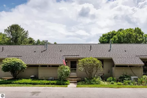 Exterior - 11255 E Fort Rd #E-2, Suttons Bay, MI 49682 photo 7 of 13