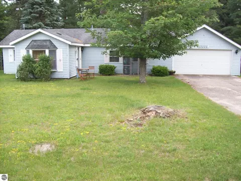 9136 Richfield Ct, Saint Helen, MI 48656