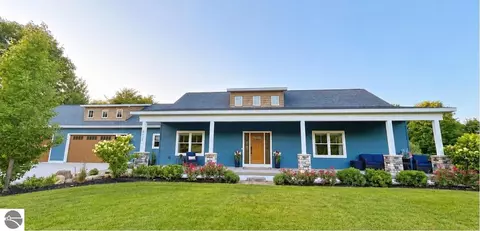 4674 Morning Glory Ln, Traverse City, MI 49684