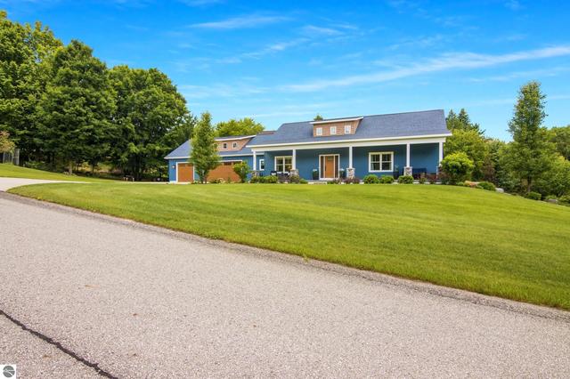 4674 Morning Glory Ln, Traverse City, MI 49684