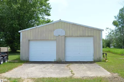 Exterior - 6268 E M-72, Kalkaska, MI 49646 photo 4 of 10