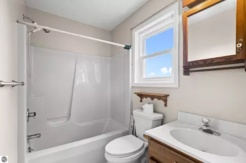 Bath - 6268 E M-72, Kalkaska, MI 49646 photo 3 of 3