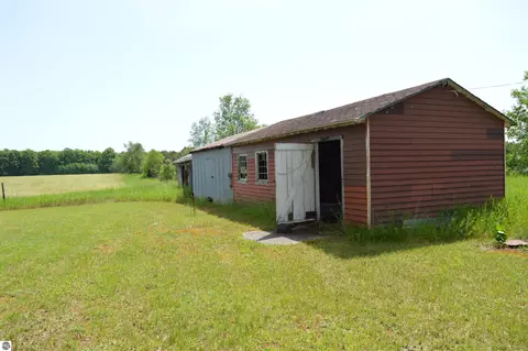 Exterior - 6268 E M-72, Kalkaska, MI 49646 photo 5 of 10
